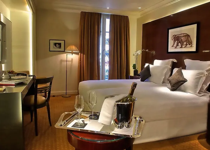 Montaigne Hotel