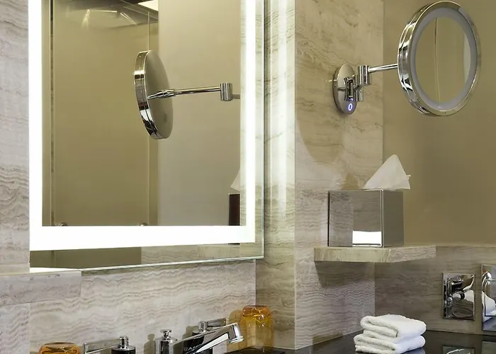 Montaigne 5*