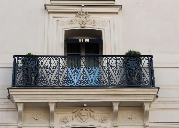 Montaigne Hotel