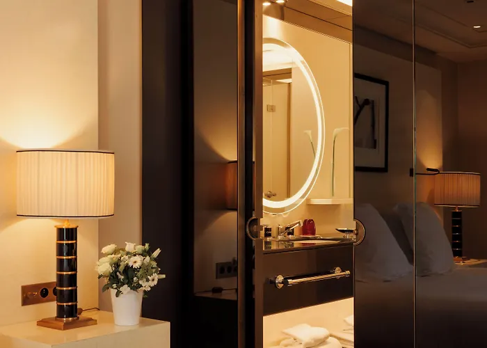 Montaigne Paris