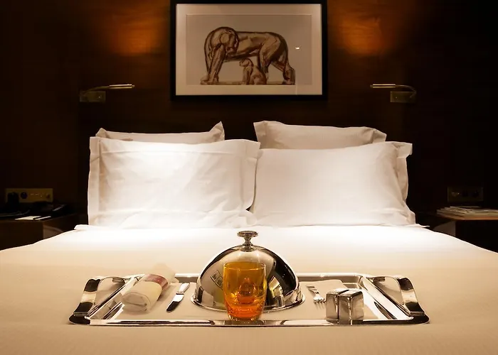 Montaigne 5* Paris