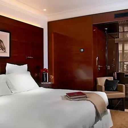 Hotell Montaigne 5*