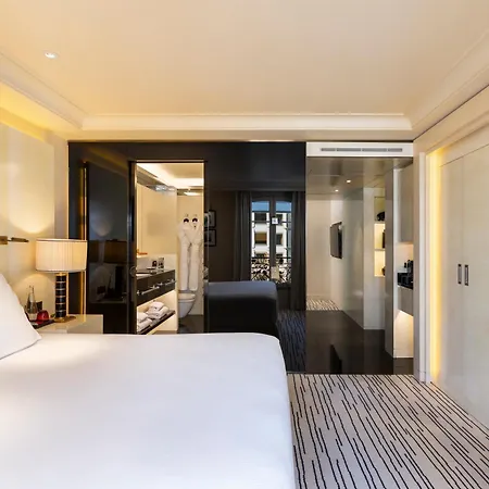 Hotell Montaigne Paris