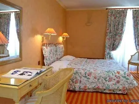 Montaigne 5*