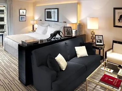 Montaigne Otel