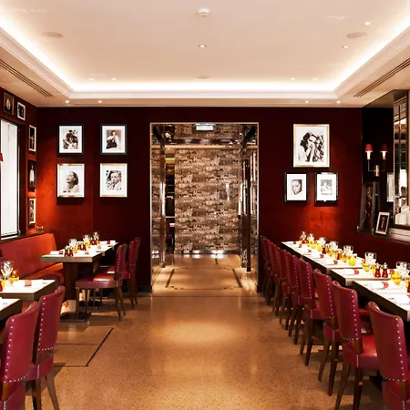 Montaigne Hotell 5*