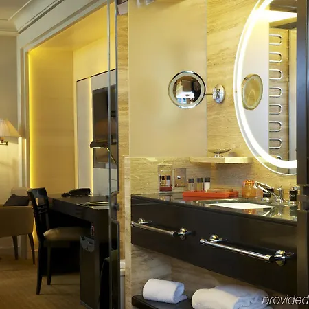 Montaigne Paris