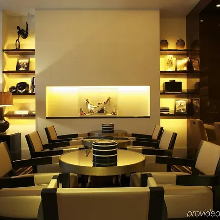 Otel Montaigne 5*