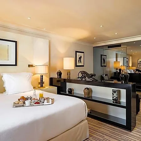 Hotell Montaigne 5*