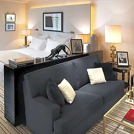 Hotell Montaigne Paris