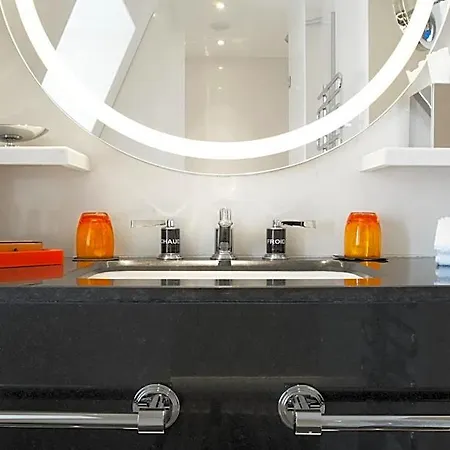 Montaigne 5*