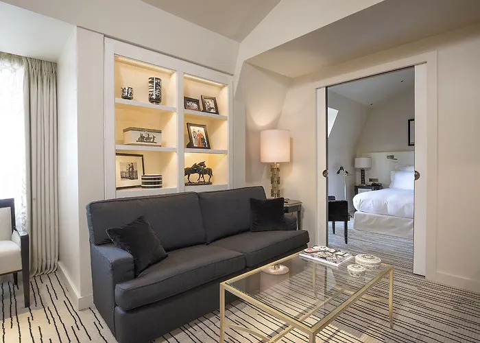 Montaigne מלון 5*