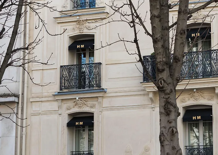 Hotel Montaigne Paris