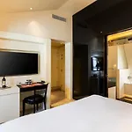 Montaigne Paris