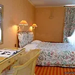Montaigne 5*