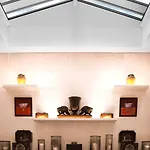 Montaigne Hotell 5*