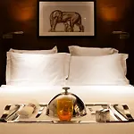 Montaigne 5* Paris