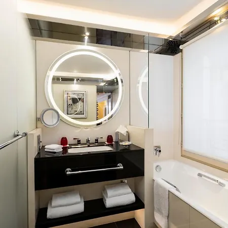 Montaigne Hotel 5*