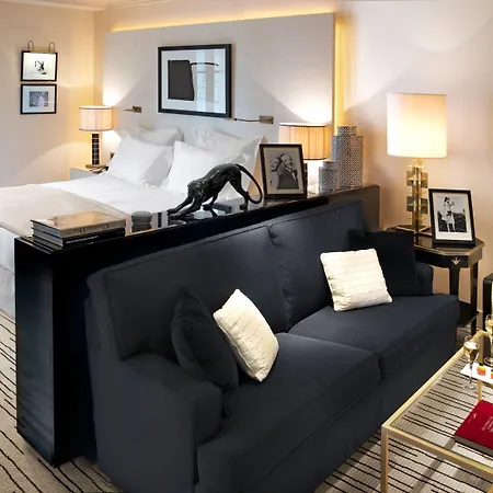 Hotel Montaigne 5*