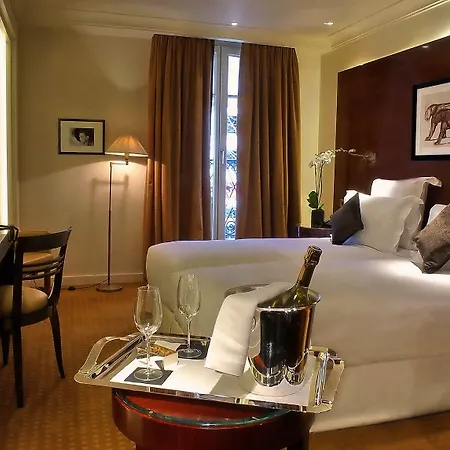 Montaigne Hotel