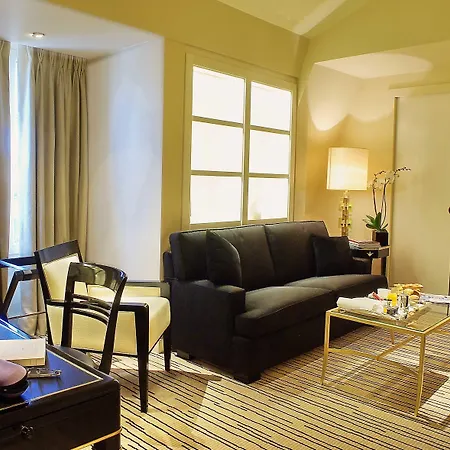 Montaigne 5* Parigi