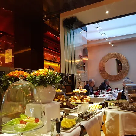 Hotel Montaigne 5*