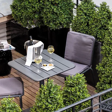 Hotel Montaigne 5*