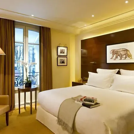 Hotel Montaigne 5*