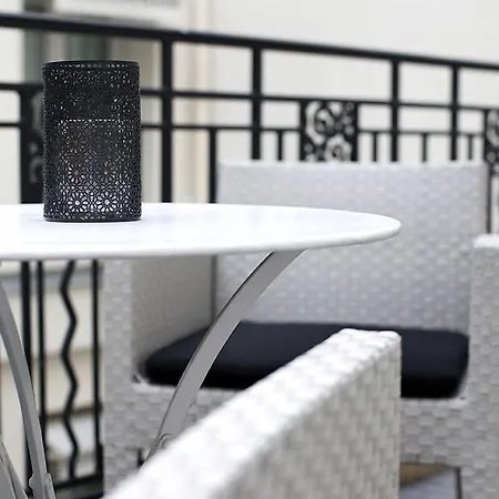 Hotel Montaigne 5*