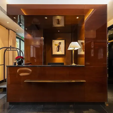 Montaigne Paris