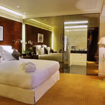 Montaigne Hotel 5*