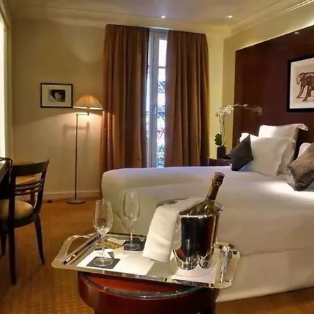 Montaigne 5*