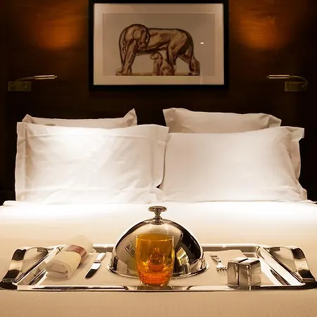 Montaigne 5* Paris