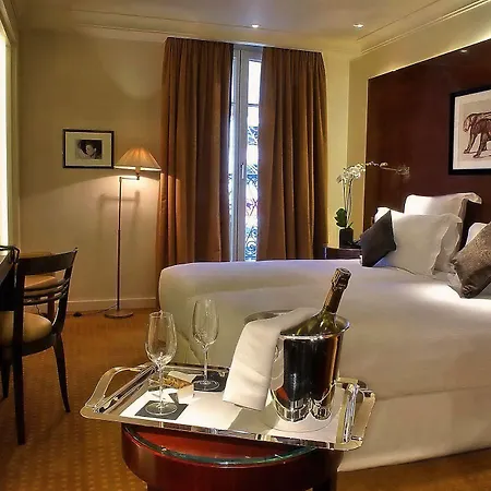 Hotel Montaigne Paris