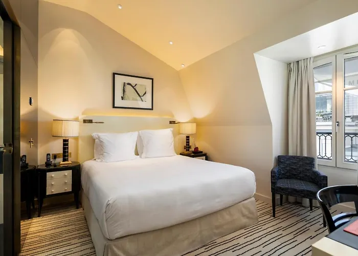 Montaigne Hotel París