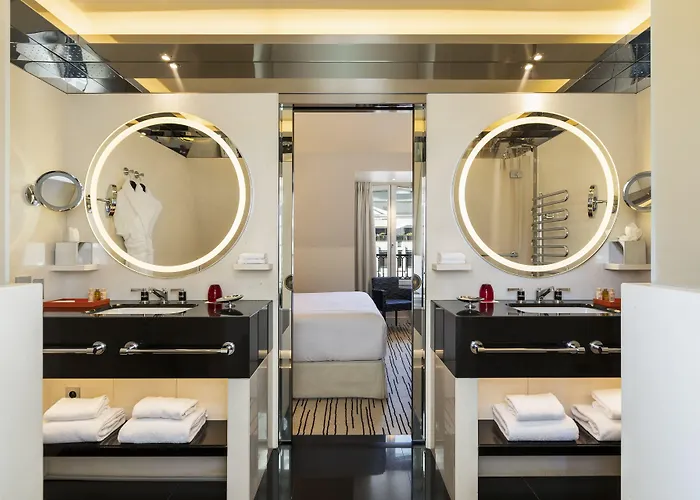 Montaigne Hotel París